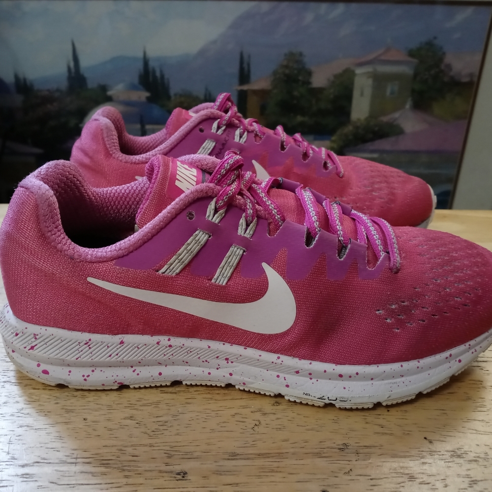 👟👟NIKE AIR PINK ZOOM STRUCTURE🛍👡GET YOUR PINK COLORS ON.👚🩱 - Picture 12 of 16